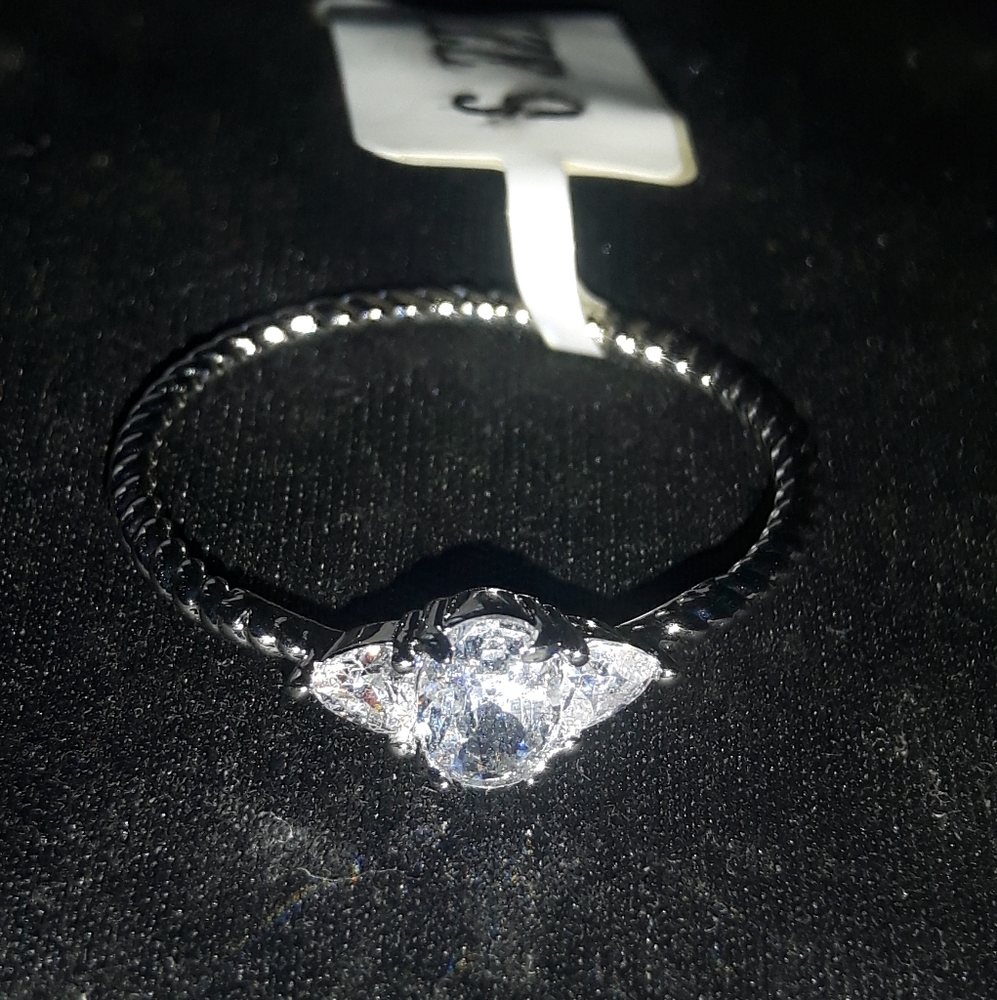 🍁 3 for 28 - Size 9 - Dainty Ring - NWT - Picture 2 of 4